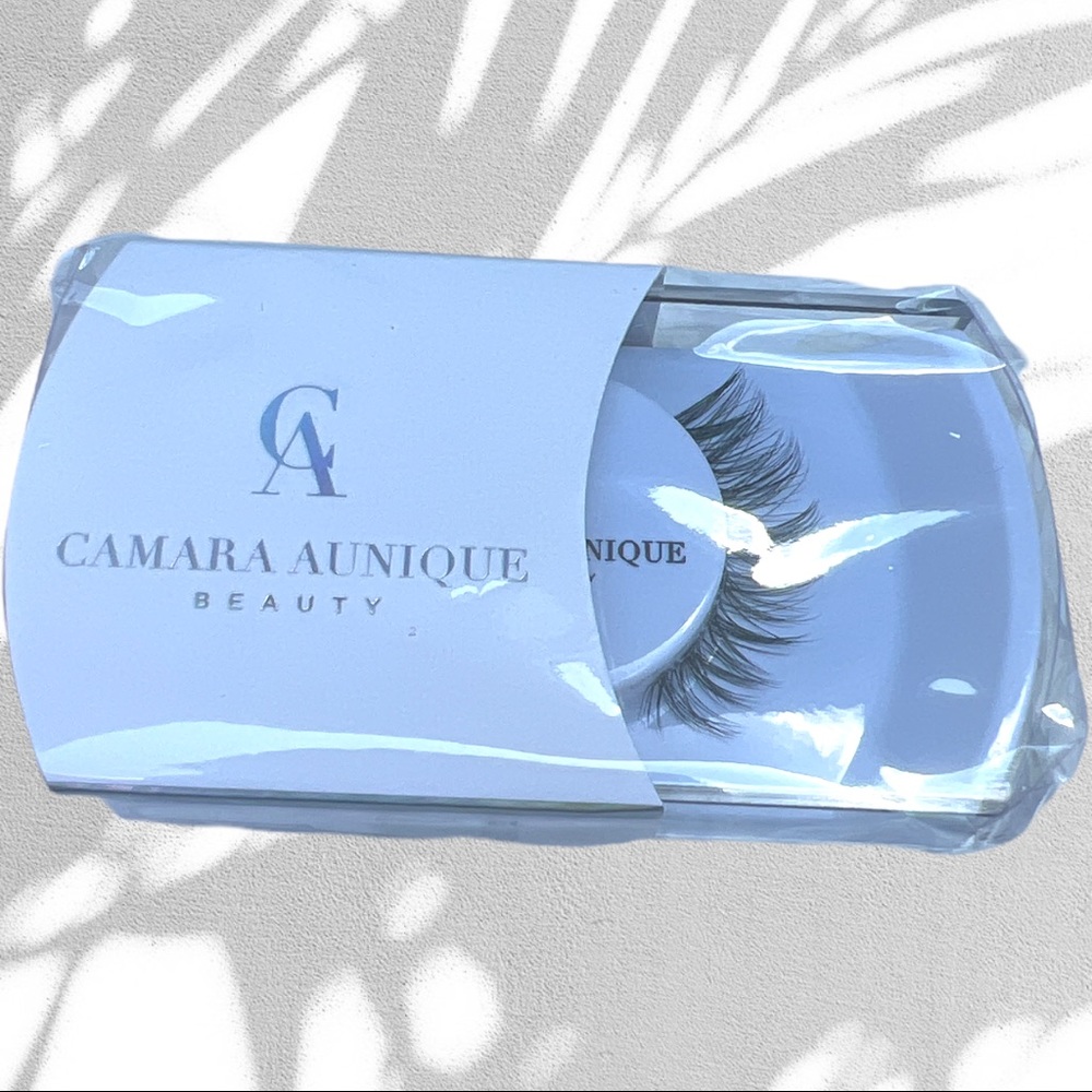 🛍️NWT CAMARA AUNIQUE BEAUTY/MARY LASH!